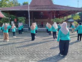 Wujudkan Masyarakat Sehat, Pemkal Ngipak Gelar Senam GERMAS